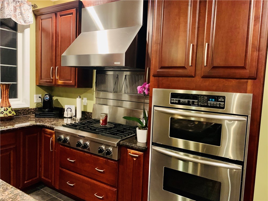 165 Angell Road Cumberland, RI 02864 - Photo 14 of 36