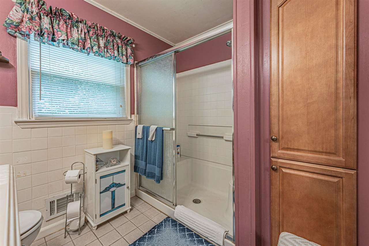 612 Maple Lane Raleigh, NC 27603 - Photo 22 of 26 Upstairs Full Bath