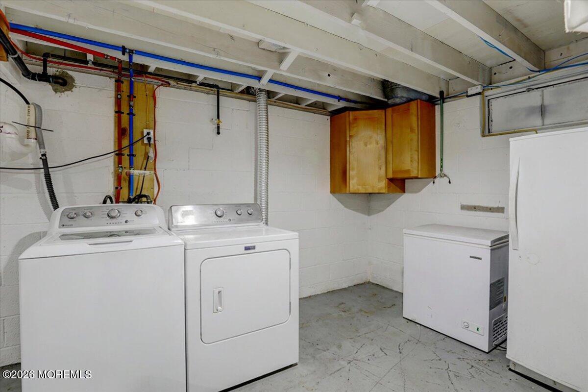153 Stillhouse Road Millstone Township, NJ 08510 - Photo 35 of 52 35-Laundry
