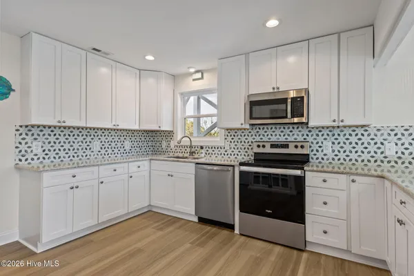 $1,295,000 | 5423 Emerald Drive, Emerald Isle, NC 28594