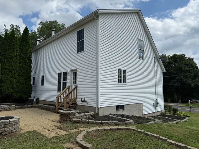 $269,900 | 45 Hart Street, Unit A, Southington, CT 06489