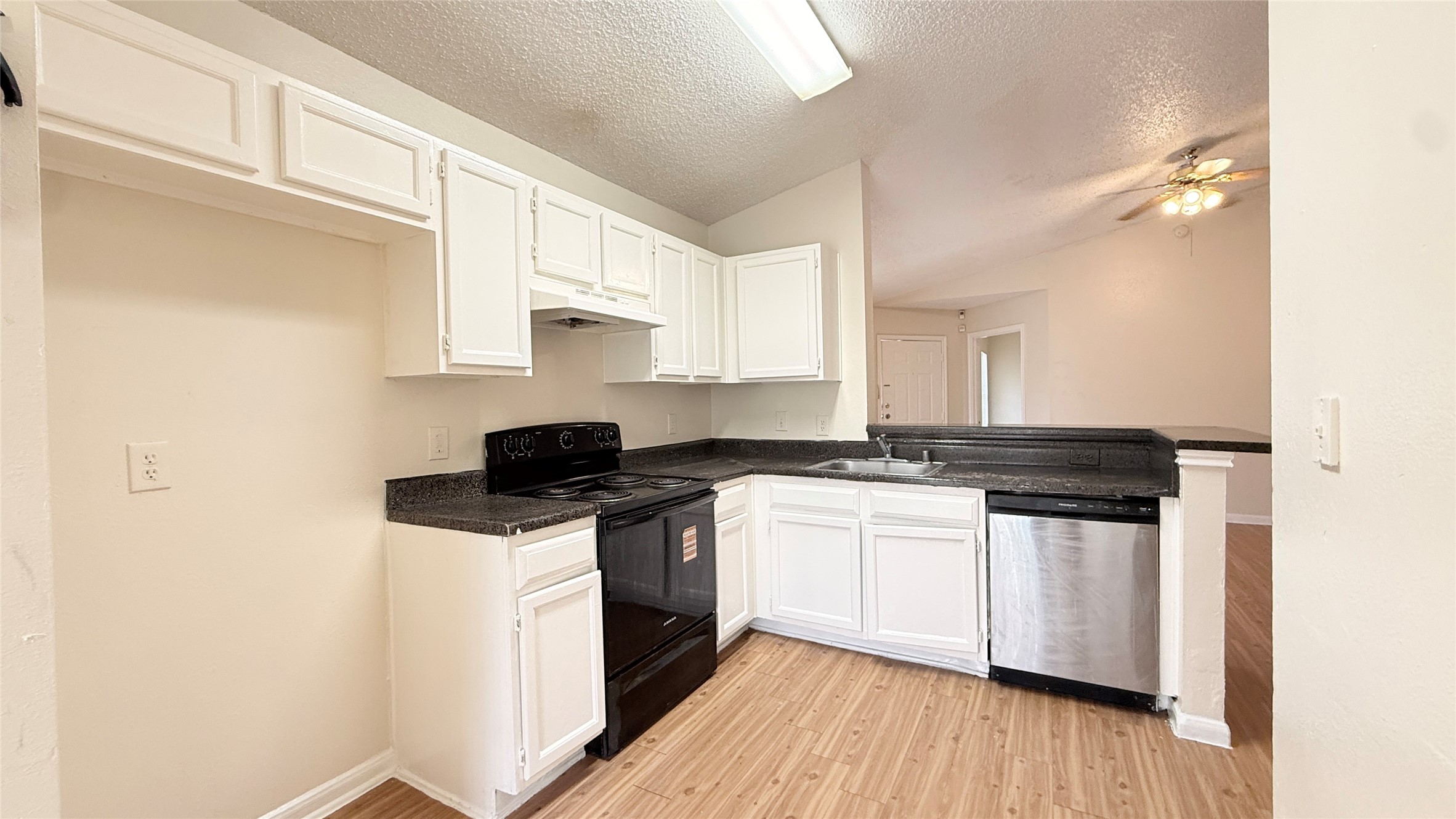 15821 Ridgecroft Road Houston, TX 77053 - Photo 5 of 16