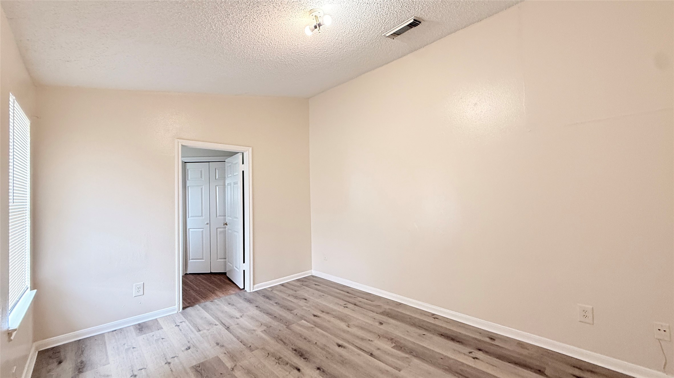 15821 Ridgecroft Road Houston, TX 77053 - Photo 7 of 16
