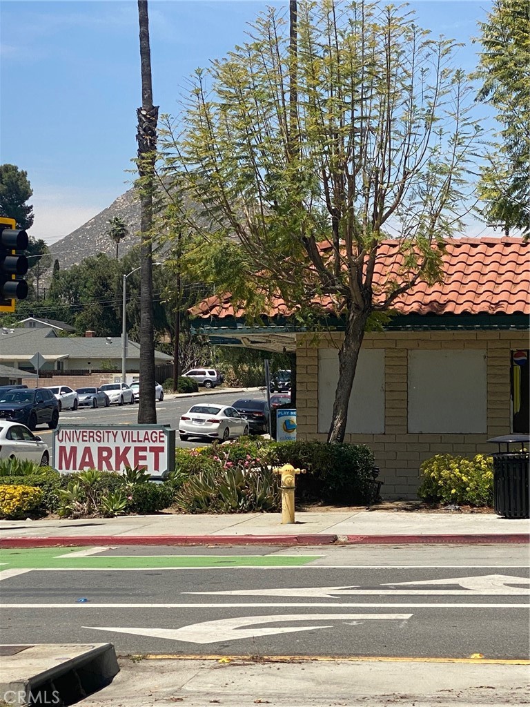 220 West Big Springs Road Riverside, CA 92507 - Photo 26 of 39 a view of a street