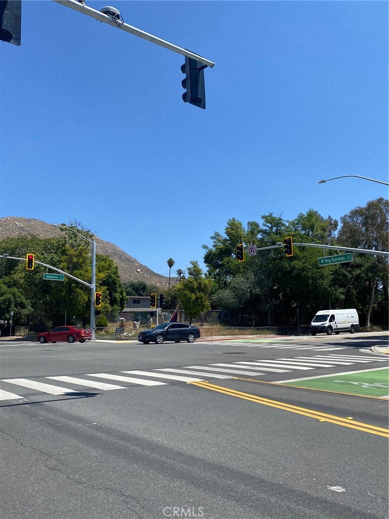 220 West Big Springs Road Riverside, CA 92507 - Photo 29 of 39 a view of a tennis court