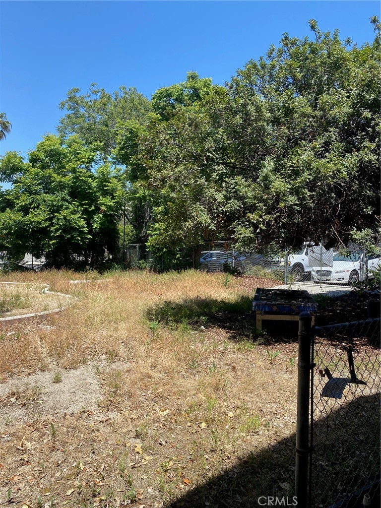 220 West Big Springs Road Riverside, CA 92507 - Photo 6 of 39