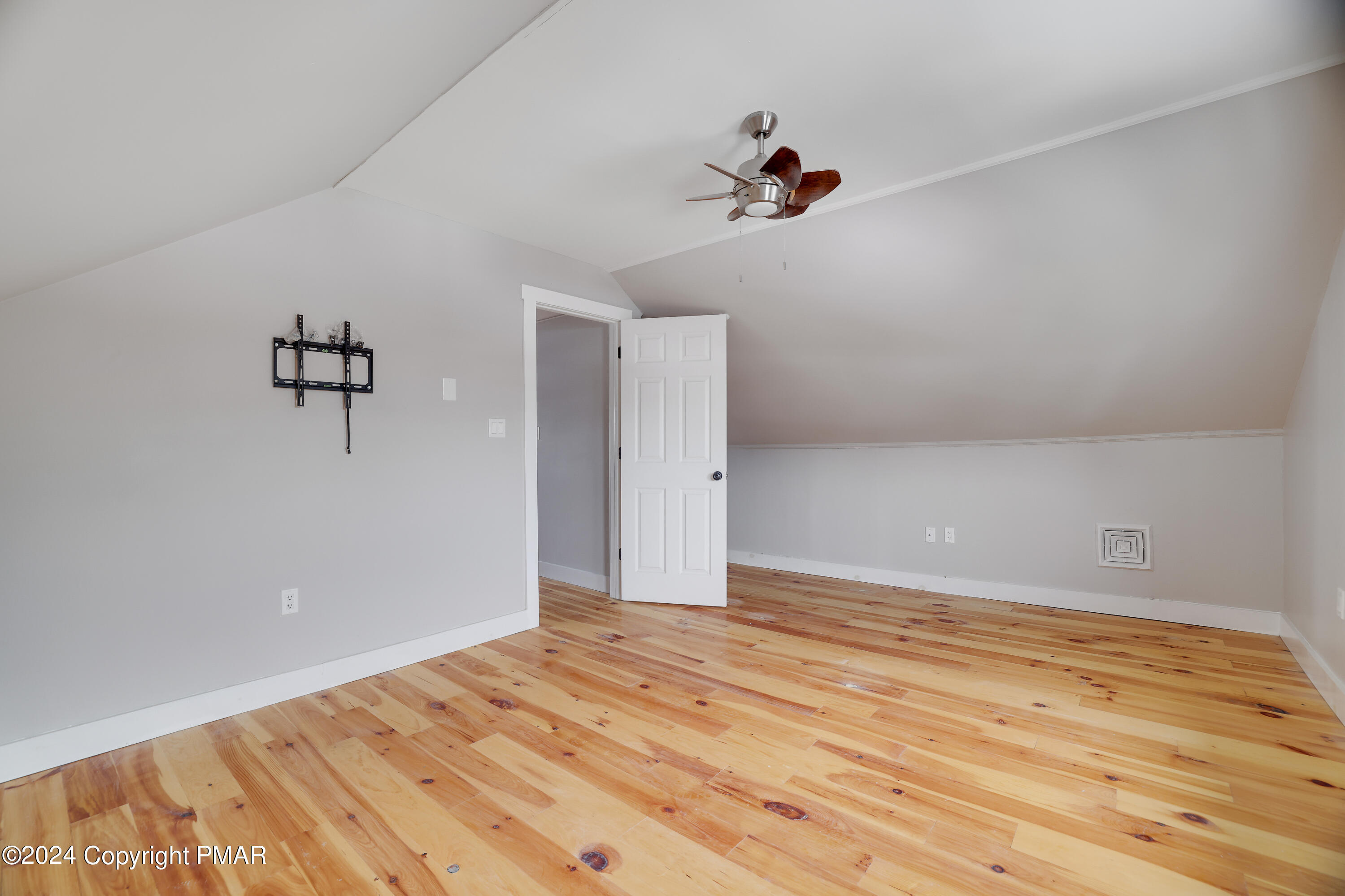 316 Main Street, Unit 1 Roaring Spring, PA 16673 - Photo 14 of 19 RBR53920