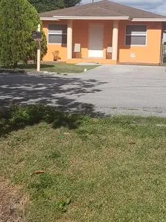 $1,800 | 260 Northwest 2nd Avenue, South Bay, FL 33493