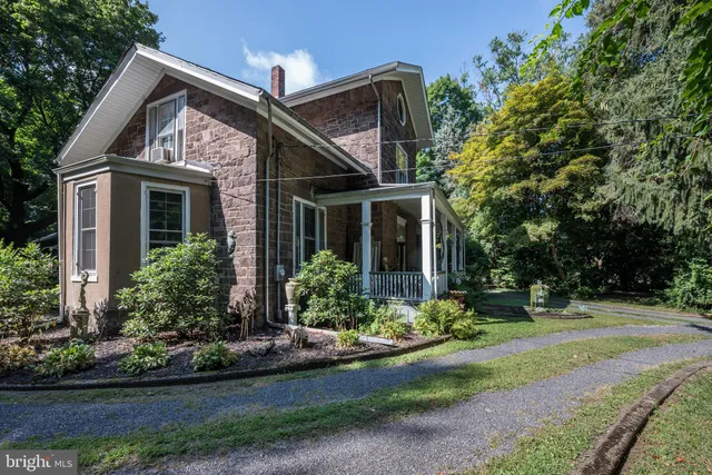 $499,000 | 705 Woodlane Road, Beverly, NJ 08010