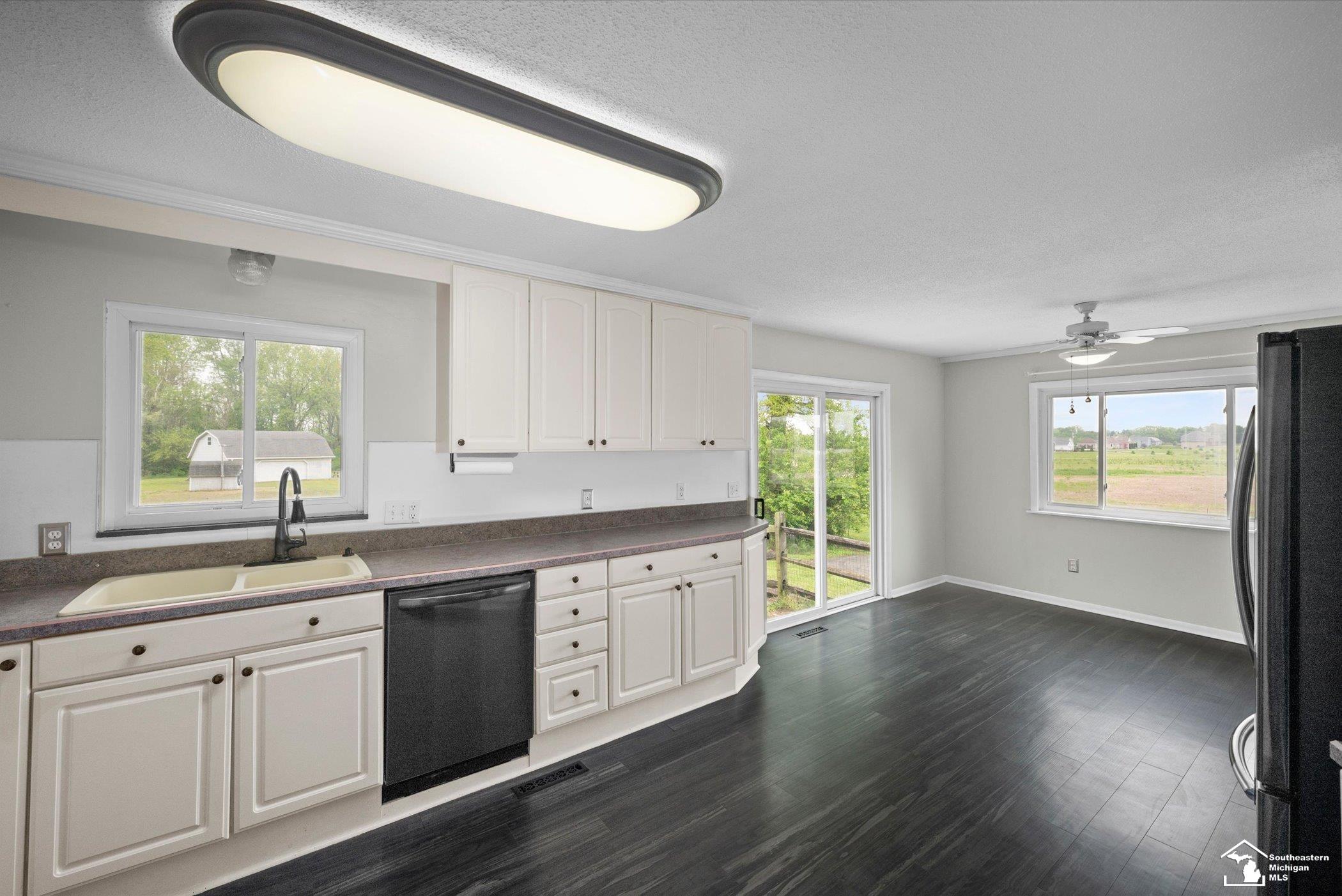 2058 West Erie Road Temperance, MI 48182 - Photo 15 of 38
