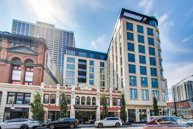 $1,800,000 | 1550 North Clark Street, Unit 604, Chicago, IL 60610