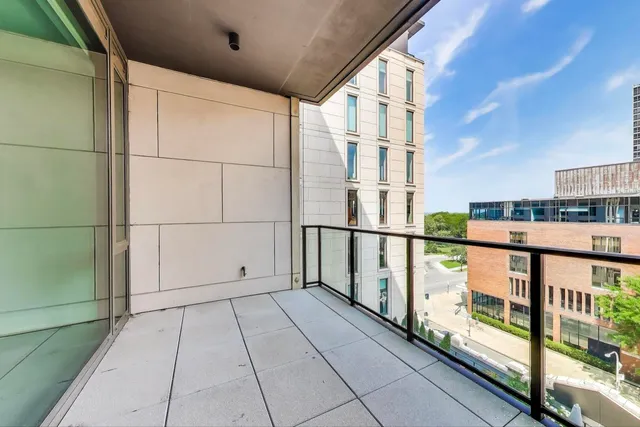 $1,800,000 | 1550 North Clark Street, Unit 604, Chicago, IL 60610