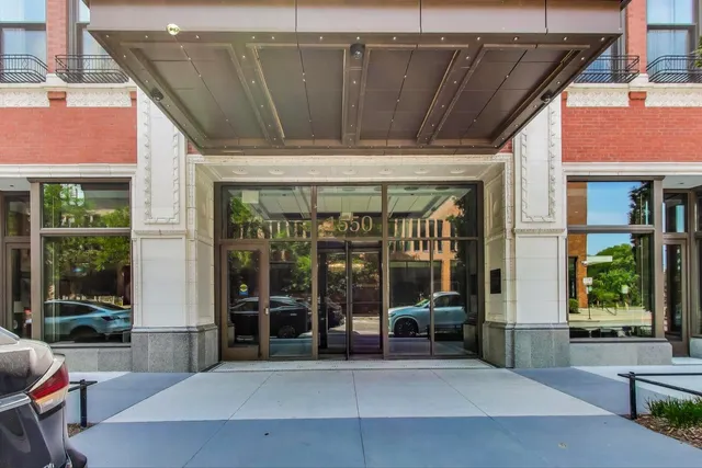 $1,800,000 | 1550 North Clark Street, Unit 604, Chicago, IL 60610