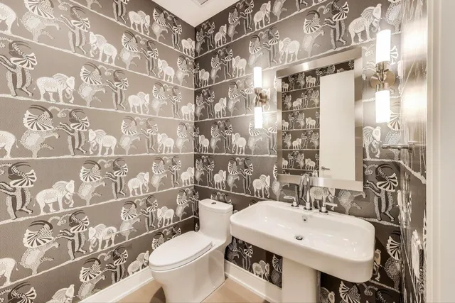 $1,800,000 | 1550 North Clark Street, Unit 604, Chicago, IL 60610