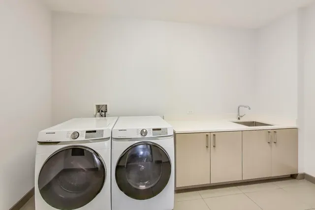 $1,800,000 | 1550 North Clark Street, Unit 604, Chicago, IL 60610