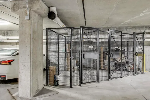 $1,800,000 | 1550 North Clark Street, Unit 604, Chicago, IL 60610