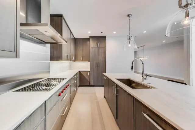 $1,800,000 | 1550 North Clark Street, Unit 604, Chicago, IL 60610