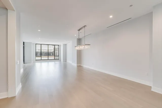 $1,800,000 | 1550 North Clark Street, Unit 604, Chicago, IL 60610