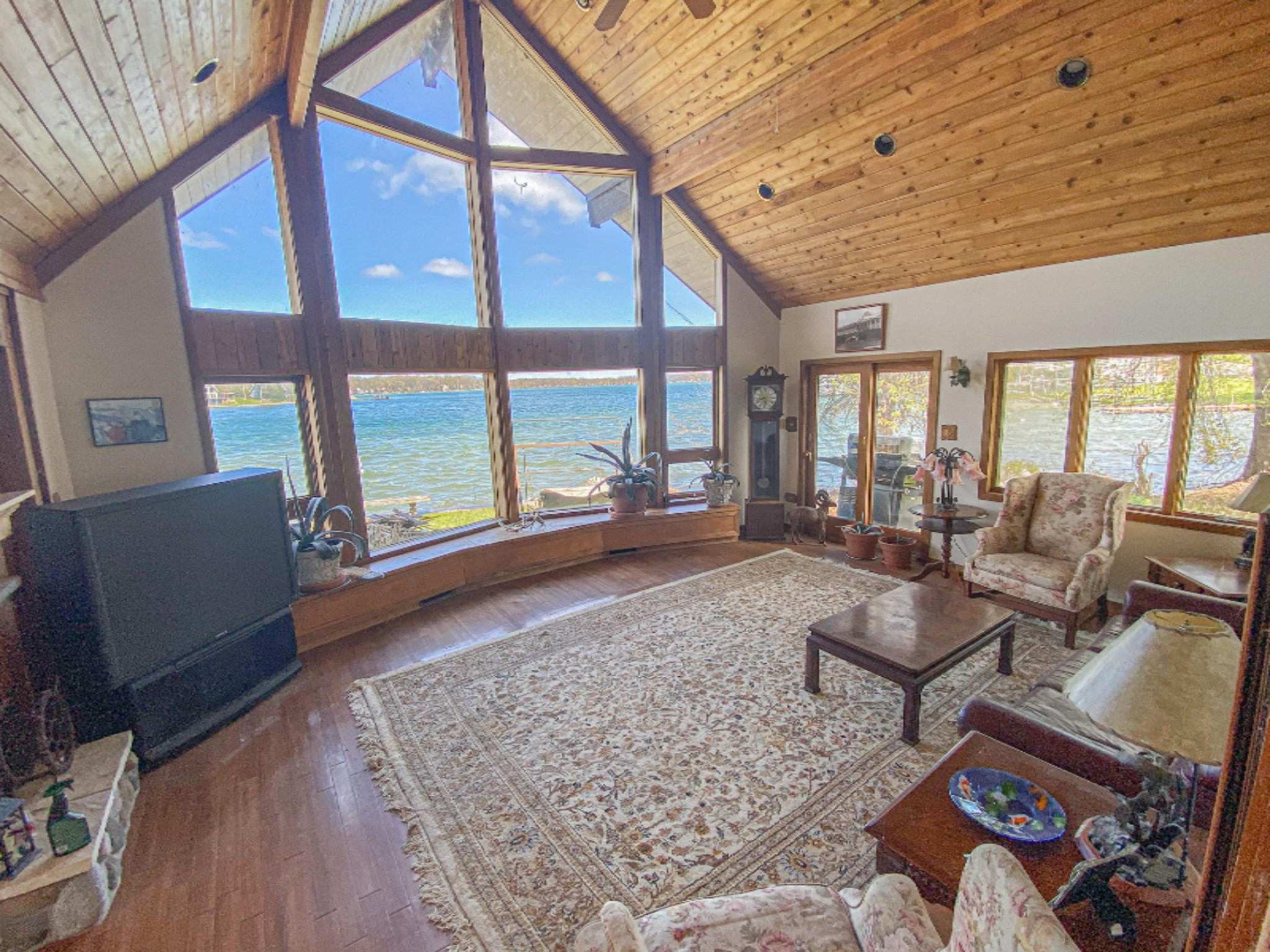 31448 Maple Island Road Dowagiac, MI 49047 - Photo 5 of 27 Living Room