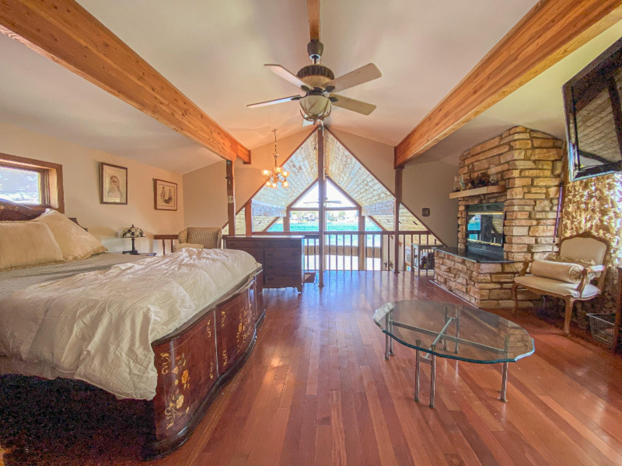 31448 Maple Island Road Dowagiac, MI 49047 - Photo 6 of 27 Upper Bedroom