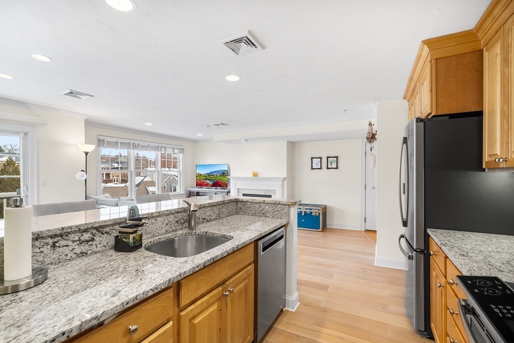 23 Maple Street, Unit B Canton, MA 02021 - Photo 7 of 33 Gallery Image 7