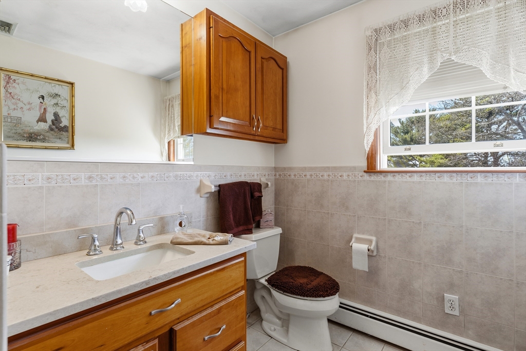 36 High Street Assonet, MA 02702 - Photo 25 of 42