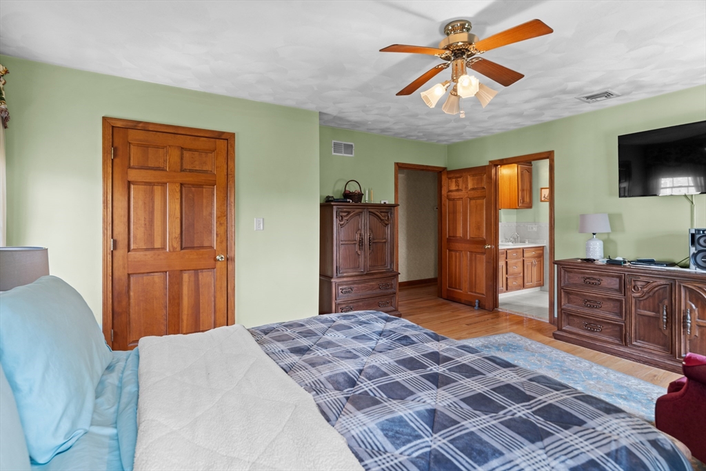 36 High Street Assonet, MA 02702 - Photo 28 of 42