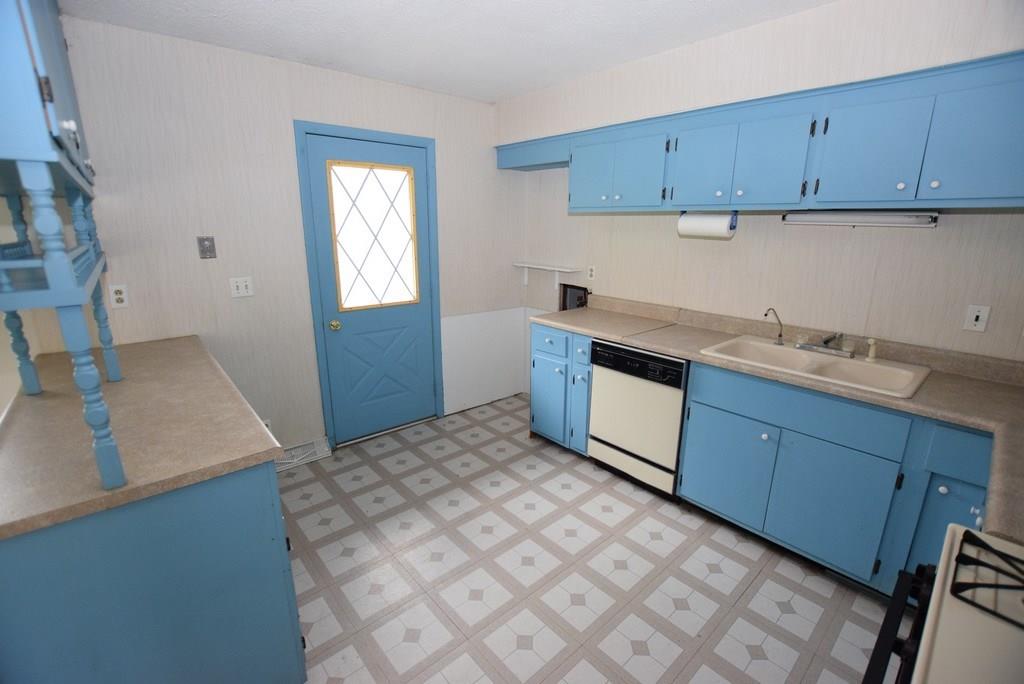 1408 Raintree Drive Anderson, IN 46011 - Photo 5 of 16 Gallery Image 5