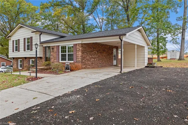 $279,900 | 257 Logan Court, King, NC 27021