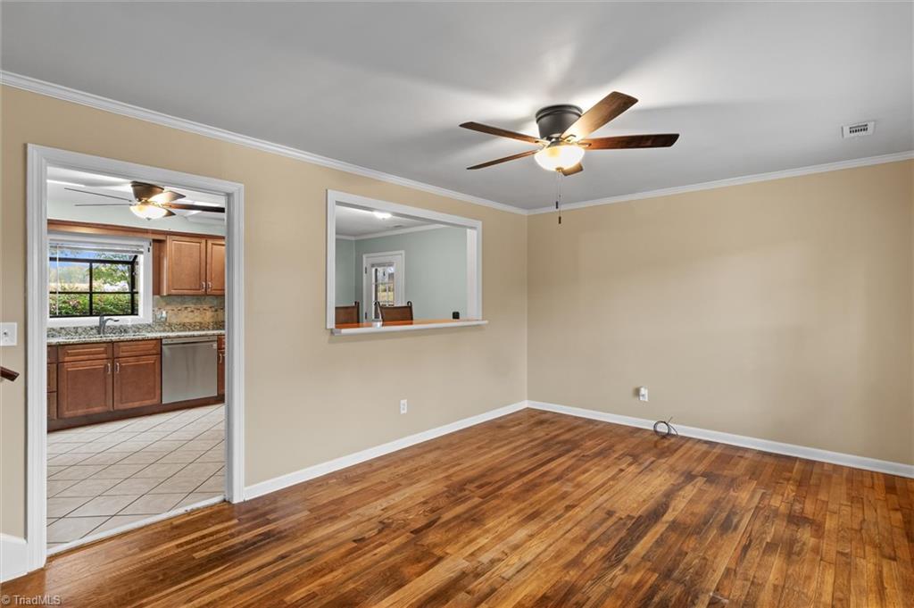 257 Logan Court King, NC 27021 - Photo 7 of 29