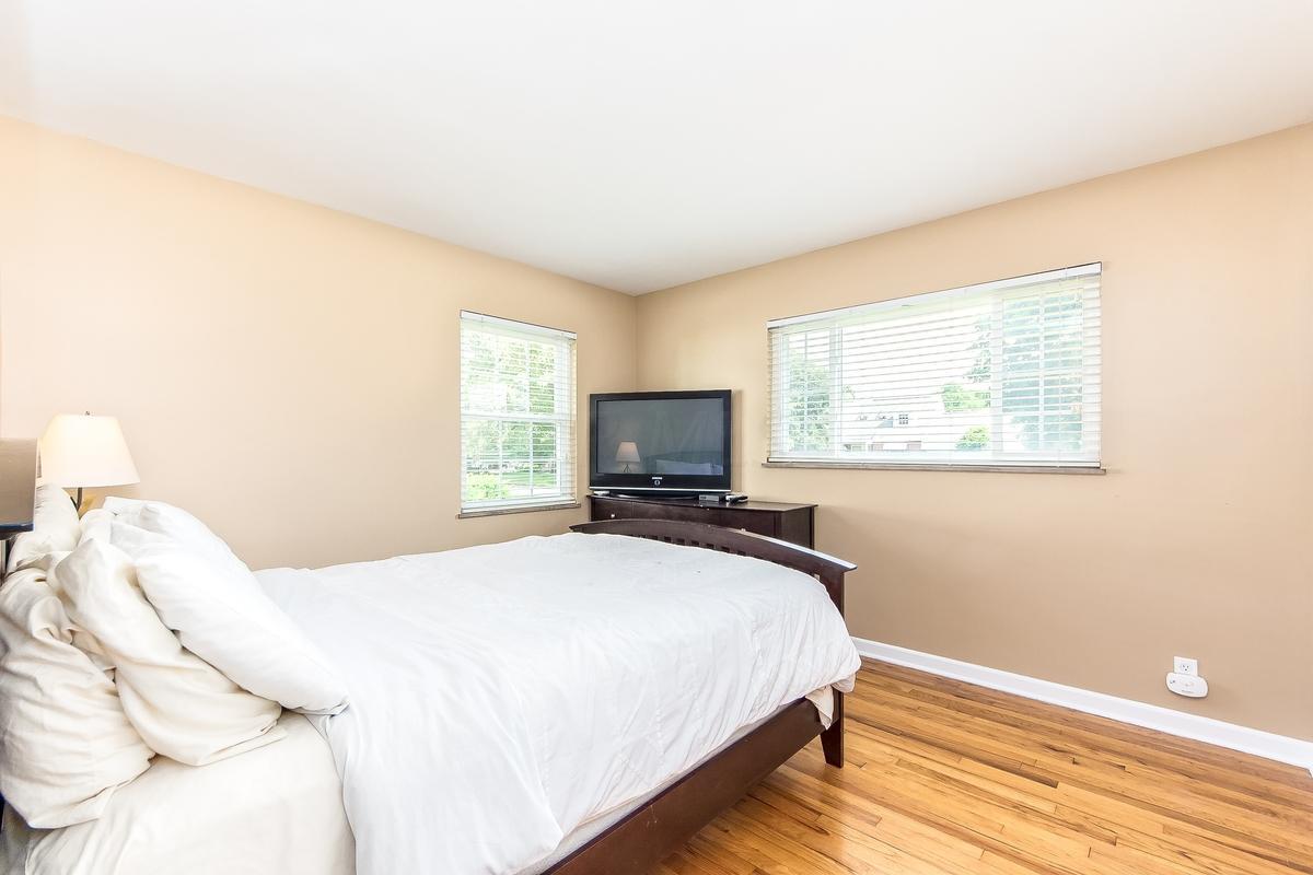2049 Jervis Road Upper Arlington, OH 43221 - Photo 12 of 29