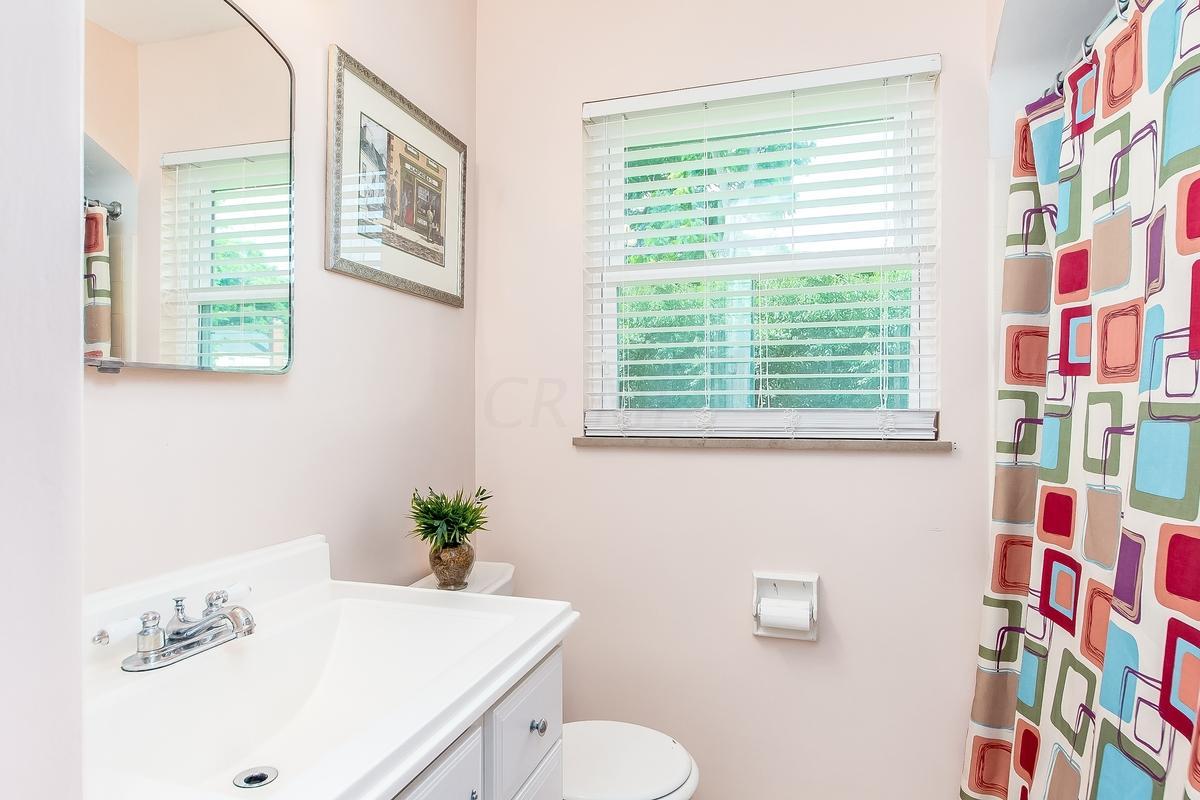 2049 Jervis Road Upper Arlington, OH 43221 - Photo 13 of 29