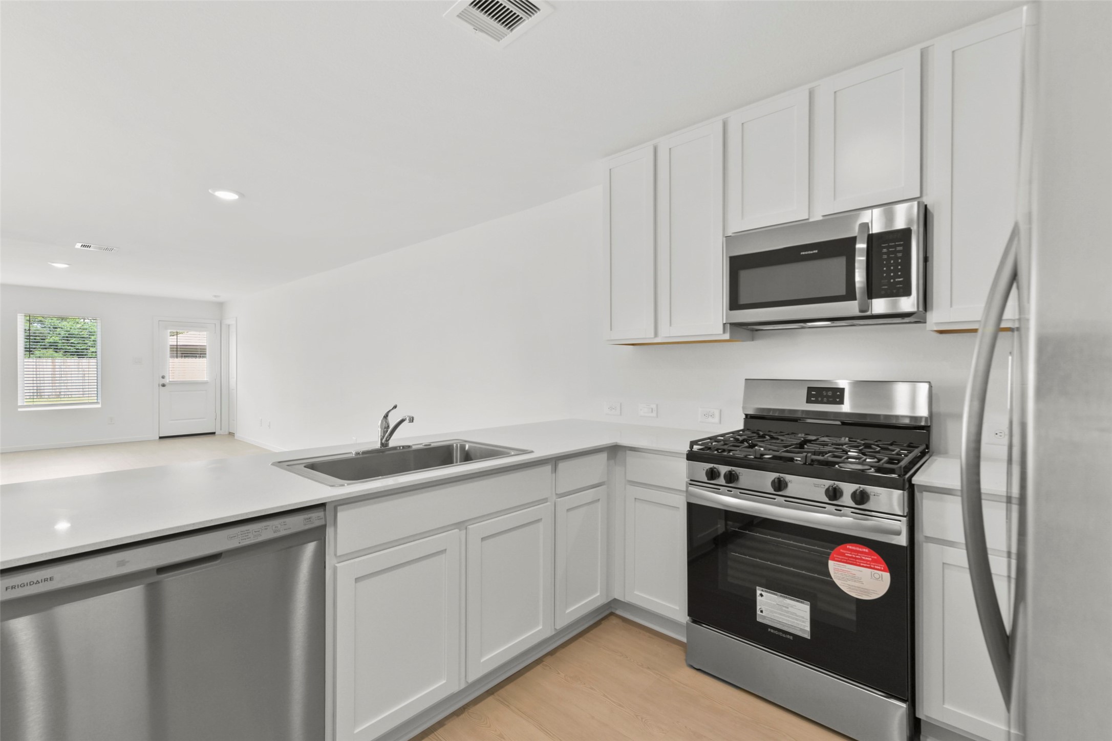 12403 Wild Strawberry Road Houston, TX 77038 - Photo 10 of 32 Gallery Image 10