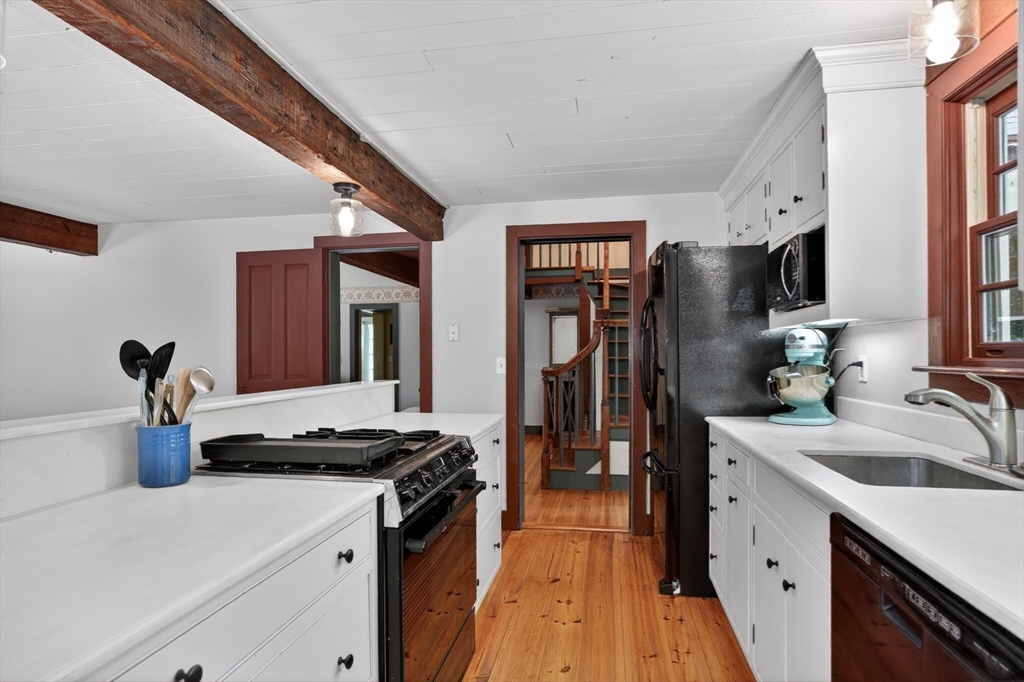 75 South Road Pepperell, MA 01463 - Photo 8 of 40
