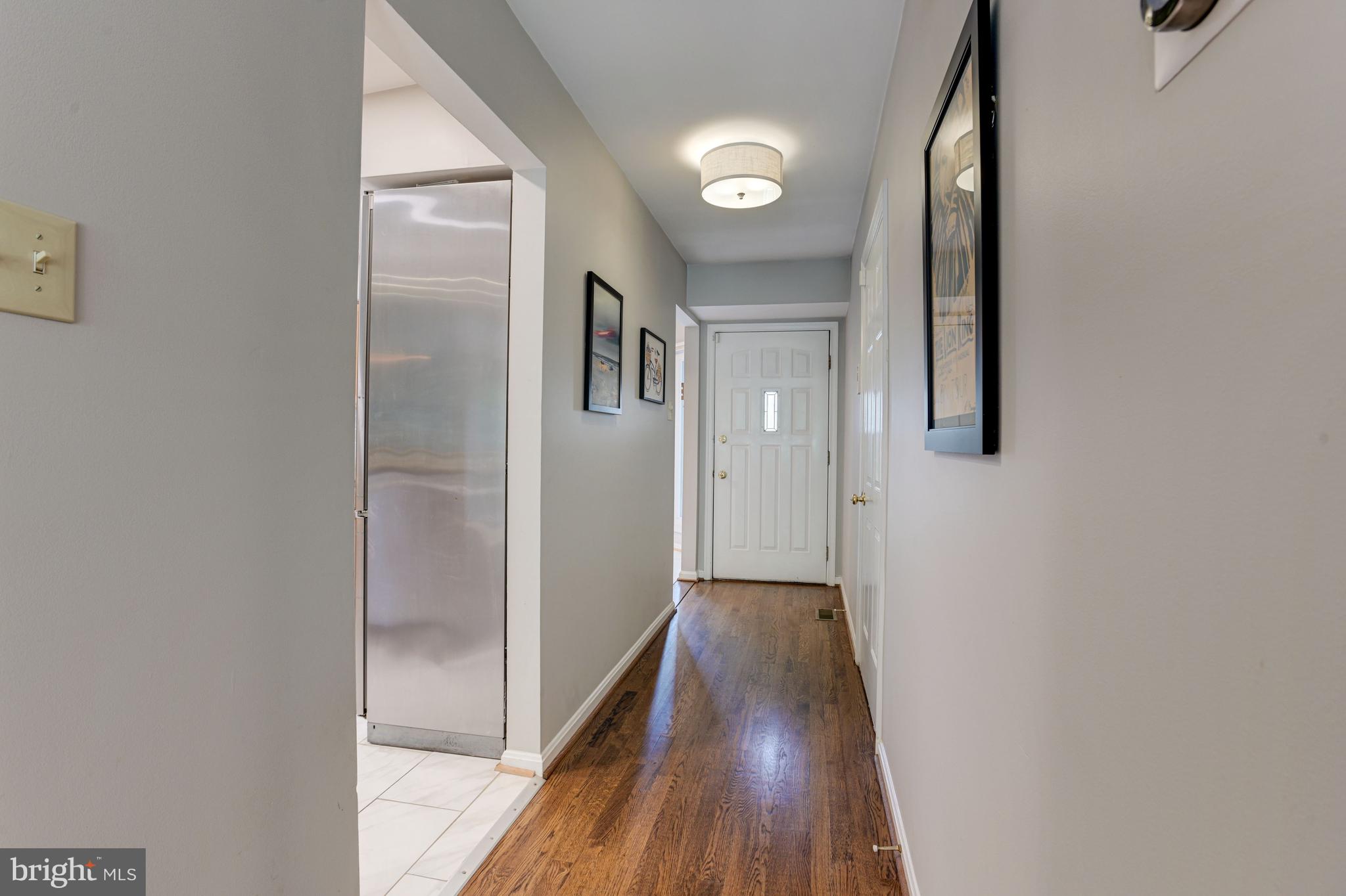 5201 Columbia Road Columbia, MD 21044 - Photo 4 of 48 Foyer
