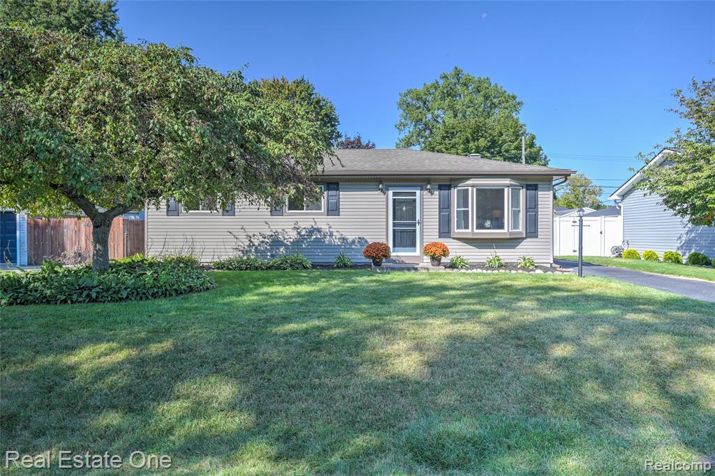 3140 Eastern Avenue Rochester, MI 48307 - Photo 2 of 31
