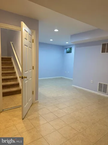 $3,000 | 2 Village Court, Lawrence Township, NJ 08648