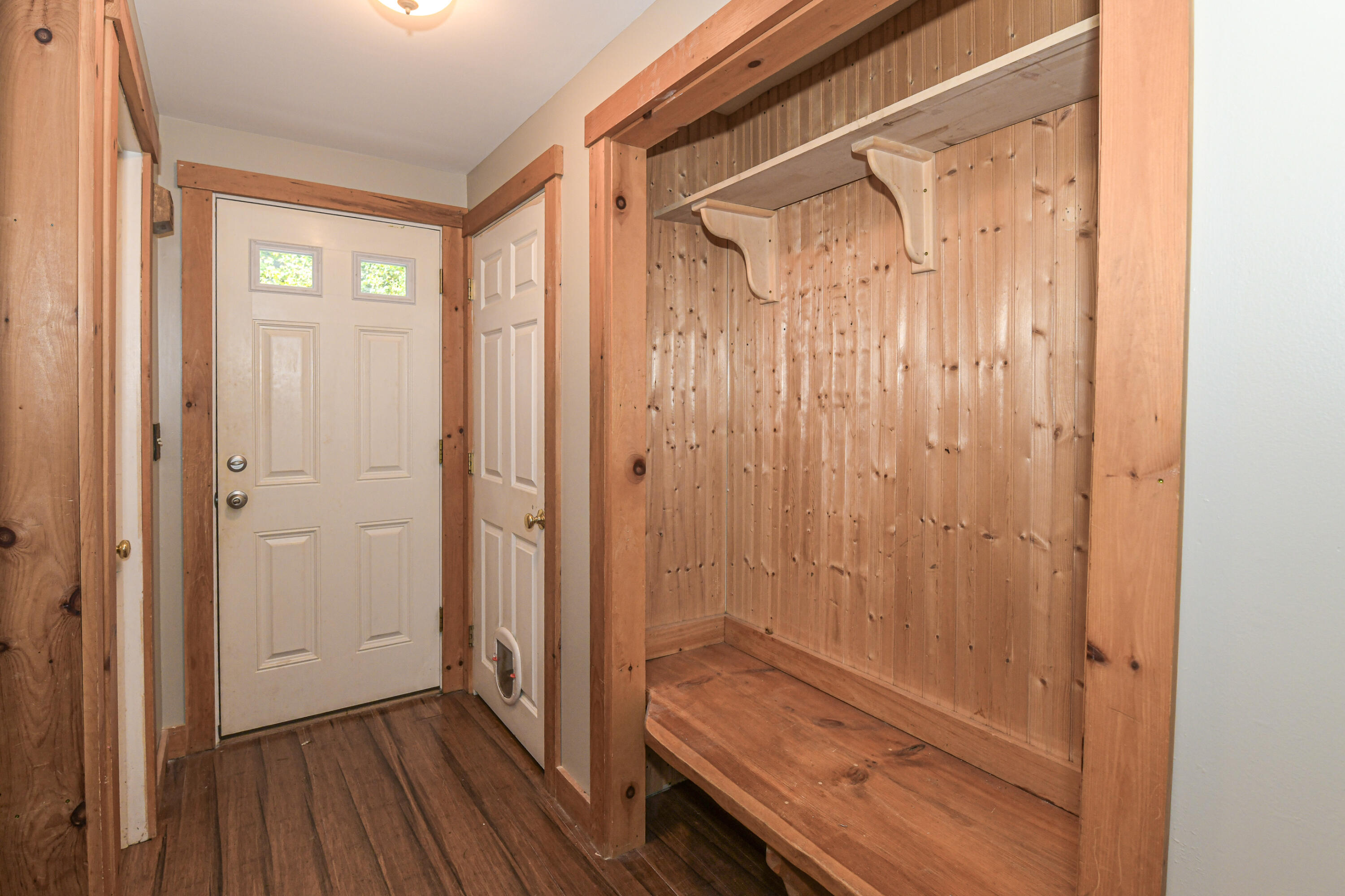 73 Colonial Circle Harrison, ME 04040 - Photo 5 of 54 Entry Way