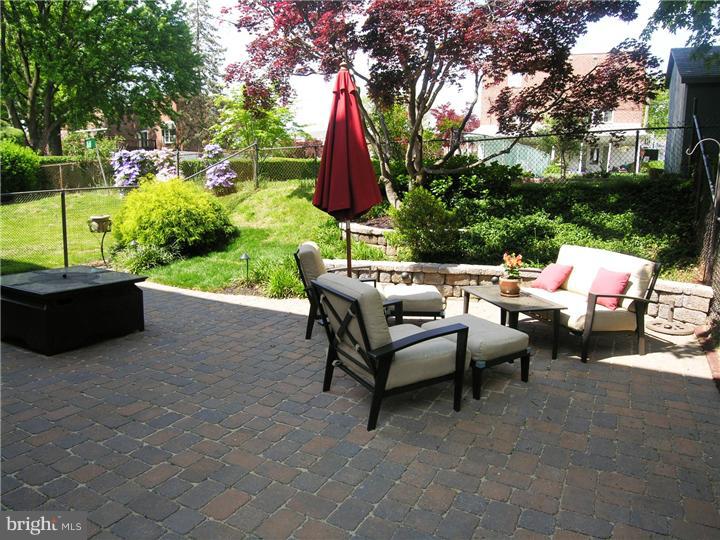 202 Greendale Road Philadelphia, PA 19154 - Photo 23 of 25 Patio