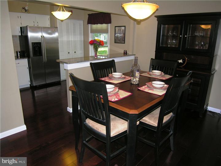 202 Greendale Road Philadelphia, PA 19154 - Photo 6 of 25 Dining Room