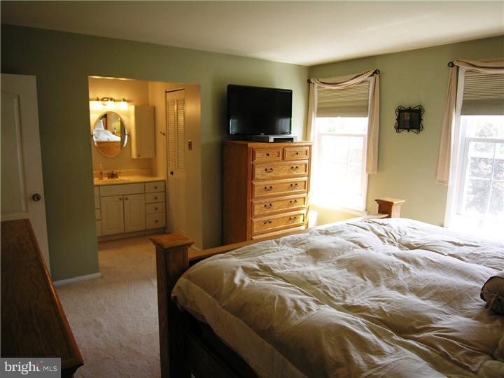 202 Greendale Road Philadelphia, PA 19154 - Photo 10 of 25 Bedroom - Main