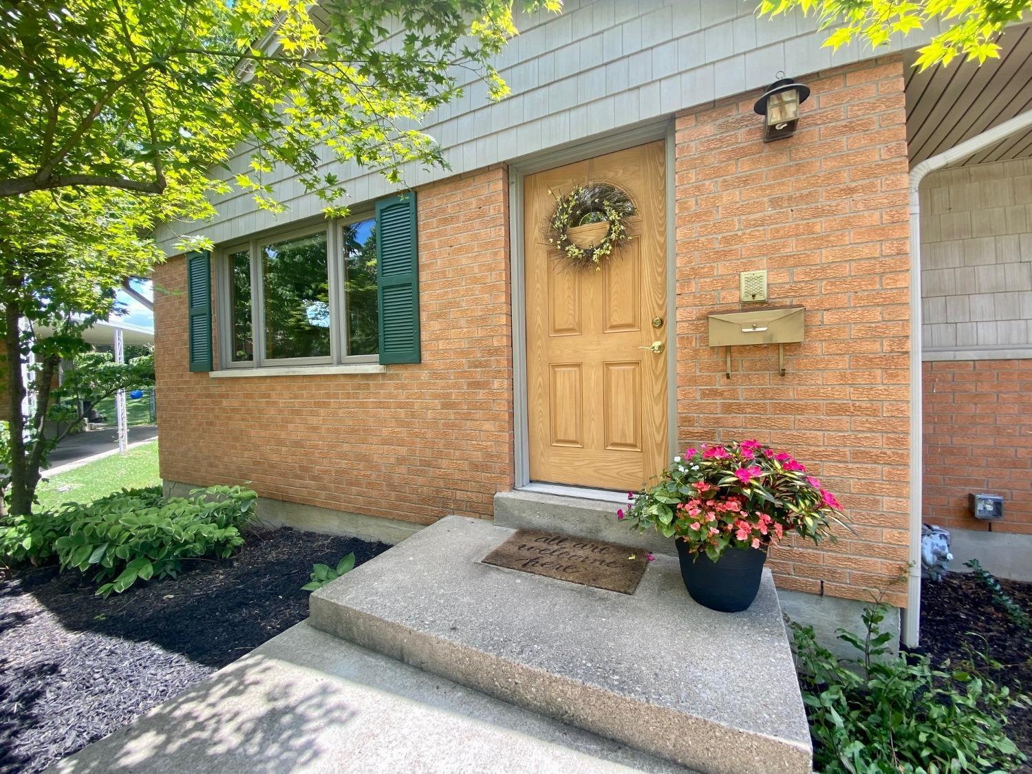 4085 Mefford Lane Cincinnati, OH 45241 - Photo 3 of 39