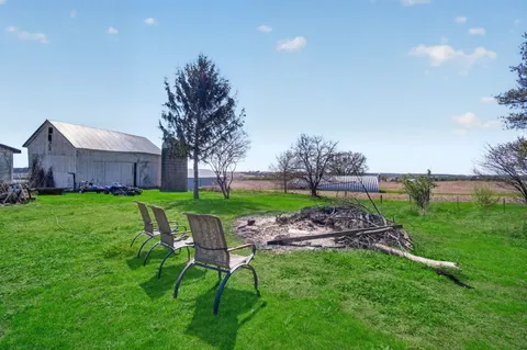 $320,000 | 13730 Center Road, Durand, IL 61024
