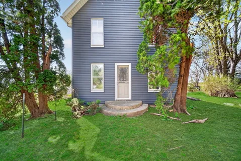 $320,000 | 13730 Center Road, Durand, IL 61024