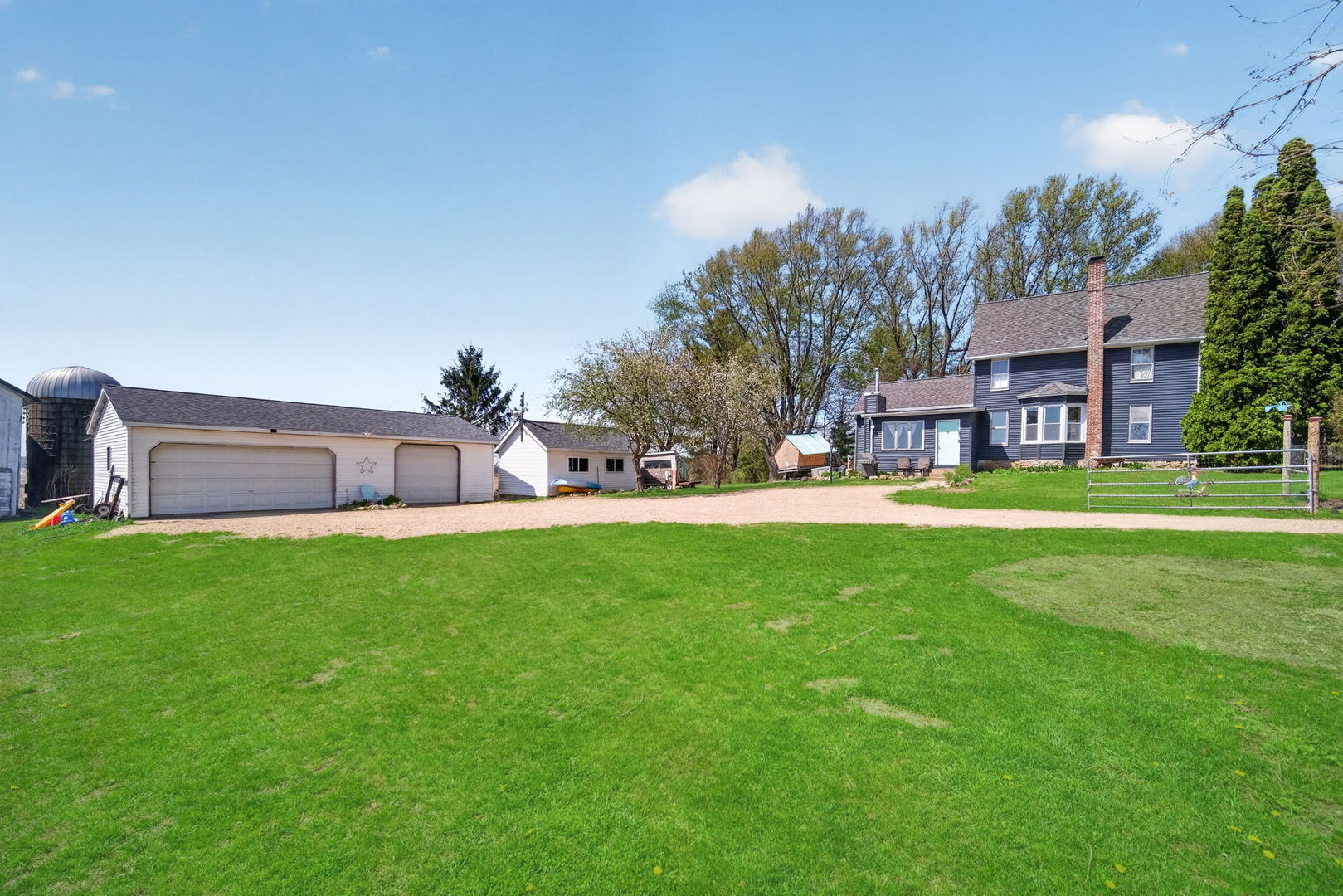 13730 Center Road Durand, IL 61024 - Photo 3 of 43