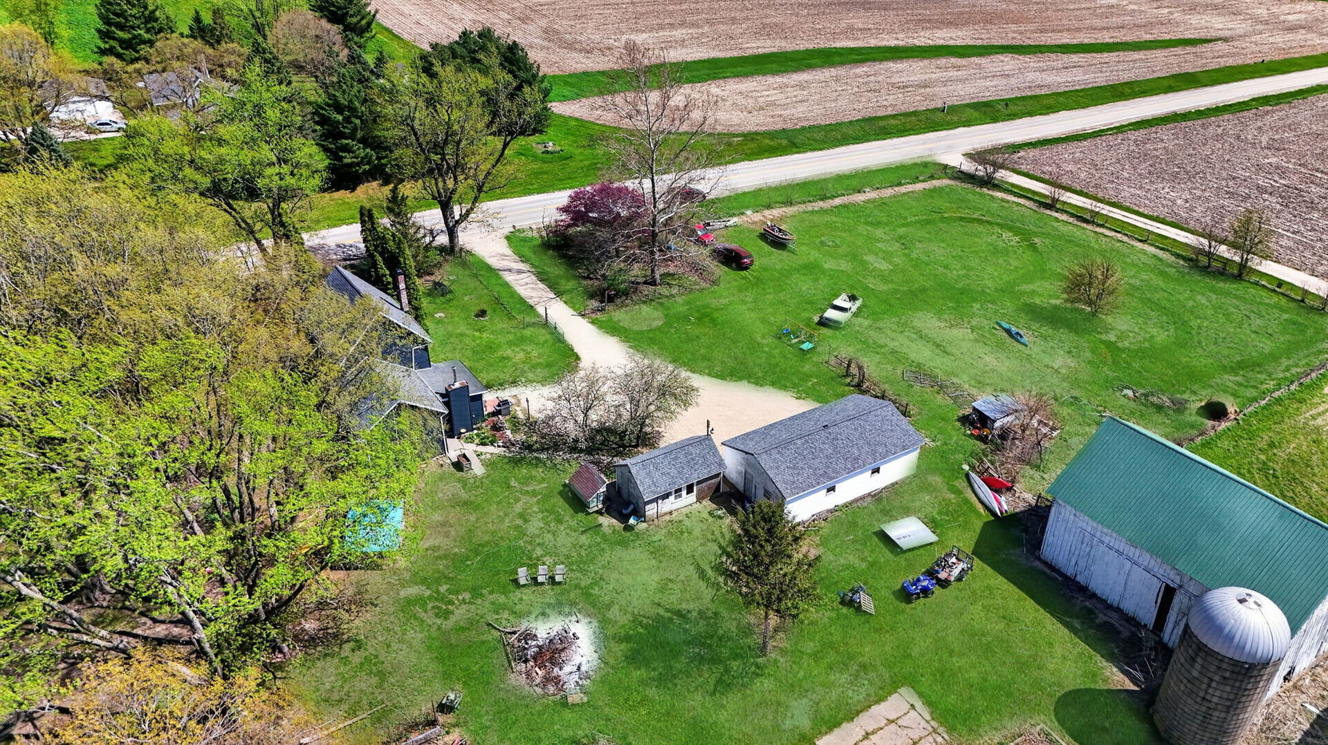 13730 Center Road Durand, IL 61024 - Photo 32 of 43