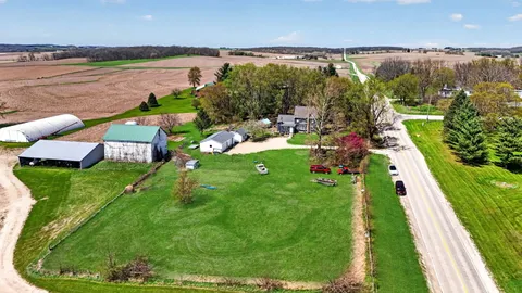 $320,000 | 13730 Center Road, Durand, IL 61024