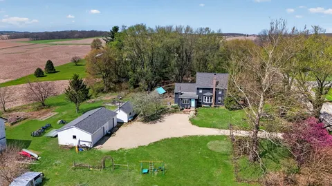 $320,000 | 13730 Center Road, Durand, IL 61024