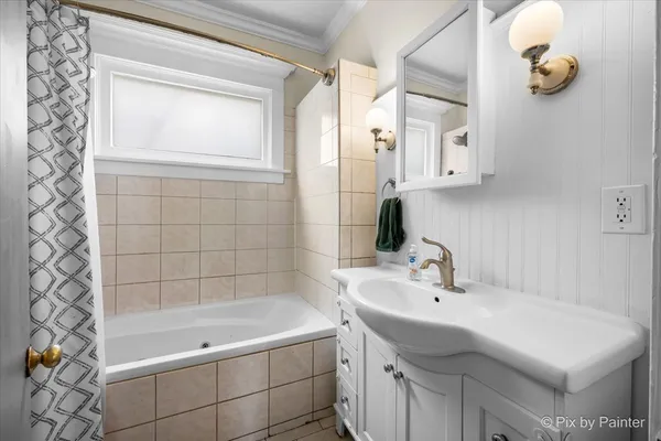 $329,999 | 205 North Pine Street, Waterman, IL 60556