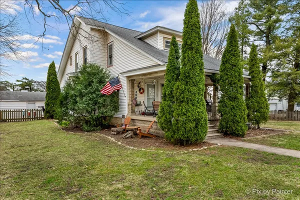 $329,999 | 205 North Pine Street, Waterman, IL 60556